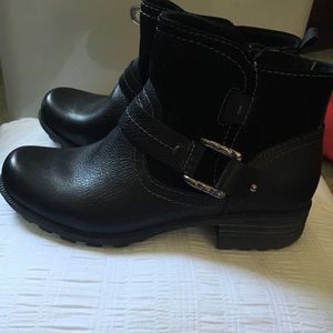 Earth Origins leather boots
